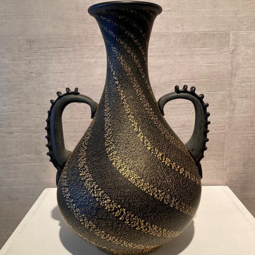 岩田久利『黒窯金彩硝子花瓶』
